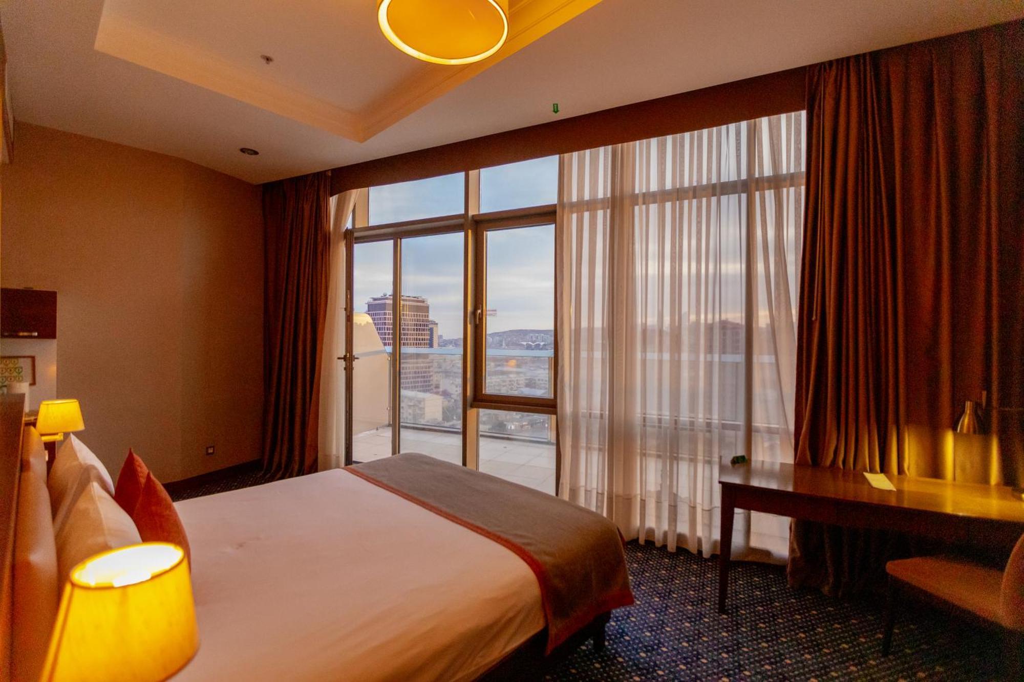Parkside Hotel & Apartments Baky Esterno foto