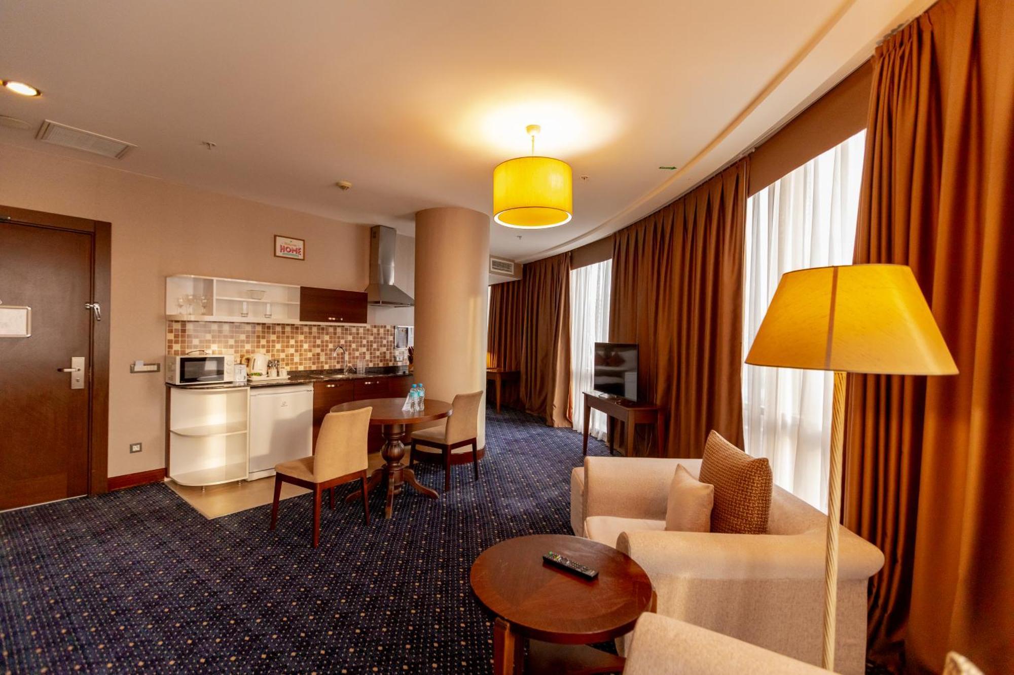 Parkside Hotel & Apartments Baky Esterno foto